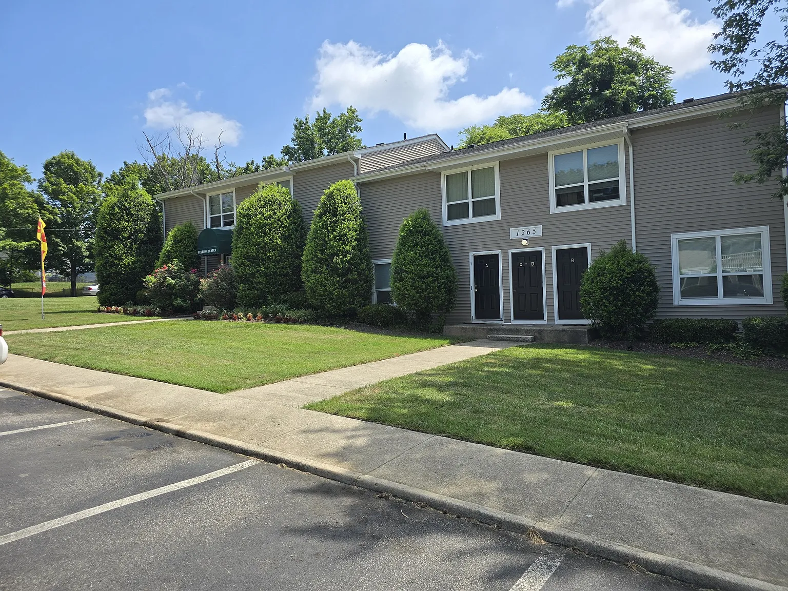 2 bed, 800 sqft, $1,095 — Photo 2