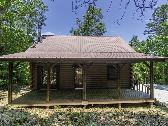 2nd image of 515 Confederate Dr