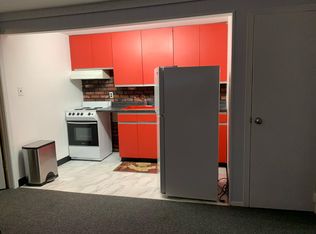 10 Larkin St, Farmingdale, NY 11735