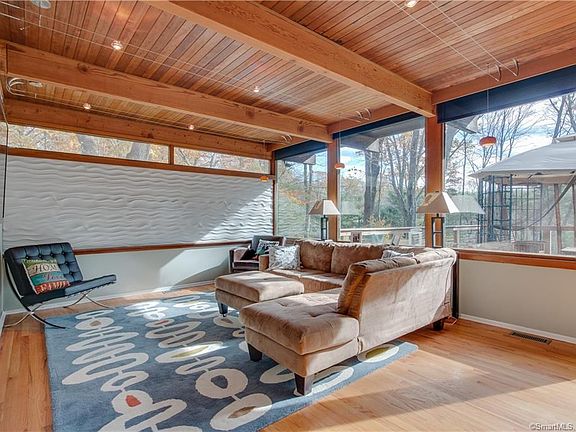 5th image of 65 Bayberry Ln