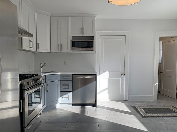 2nd image of 187 Forest Ave