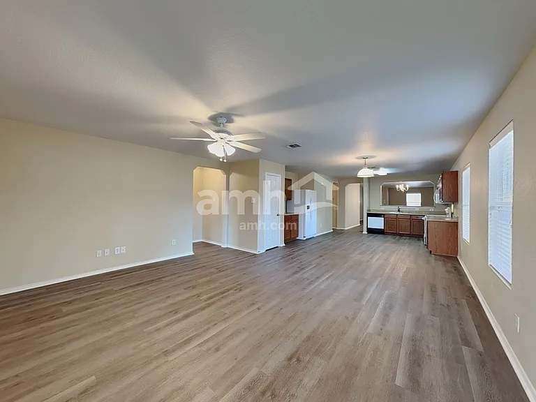 806 Silverado Way — Photo 5
