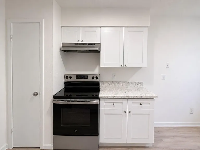 5011 Brisbane Dr — Photo 7
