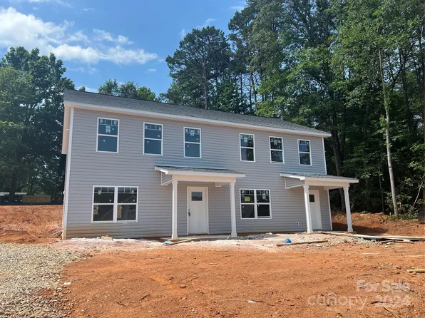 1114 13th Avenue Ct NE, Hickory, NC 28601