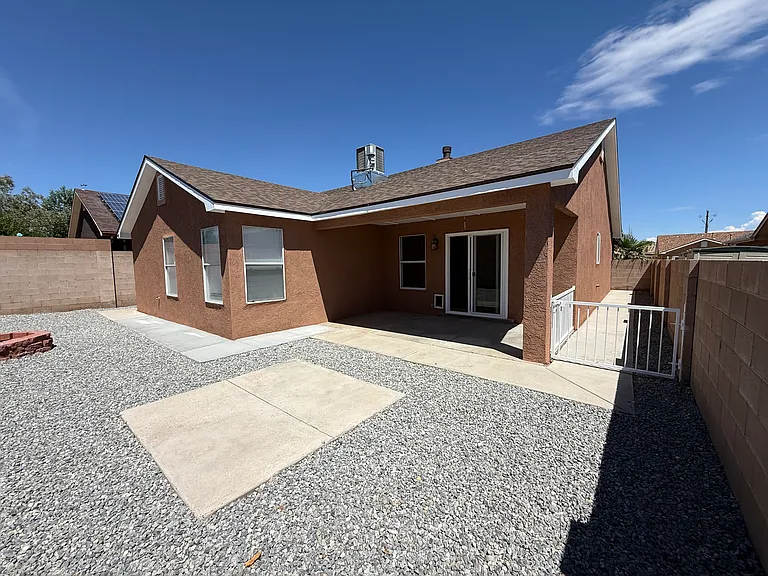 7704 Kane Ct NW — Photo 17