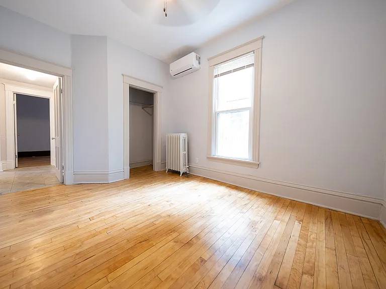 918 E 17th St #1 — Photo 12