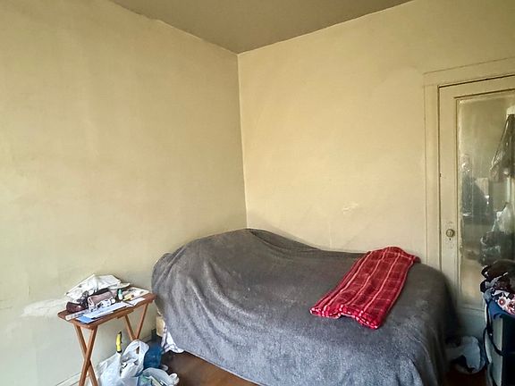 5th image of 7116 S King Dr