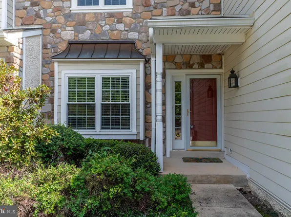 145 Ridgeview Cir, Berwyn, PA 19312