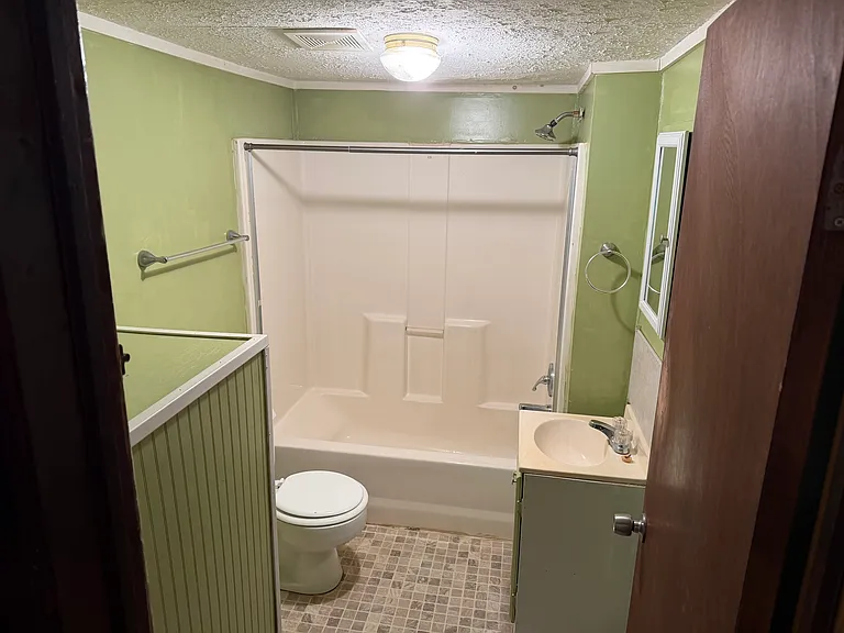 70 Kentucky Ave — Photo 5