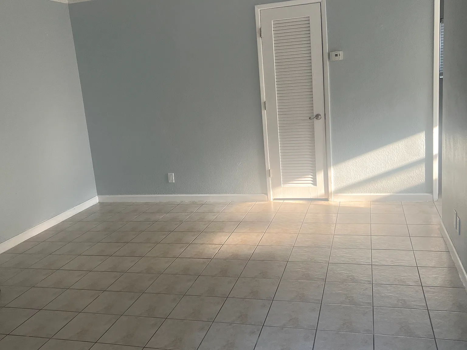 1 bed, 564 sqft, $1,950 — Photo 2