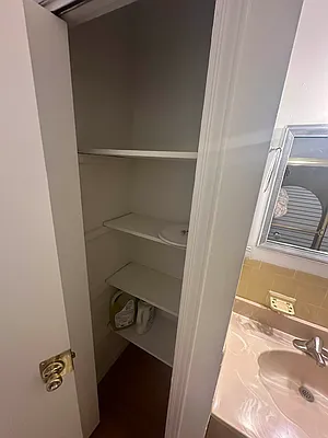 Rented by Concrete Jungle Realty | media 14