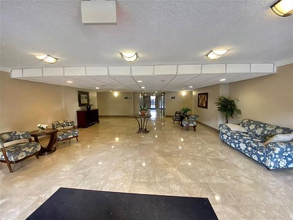 5th image of 1805 Sans Souci Boulevard #403