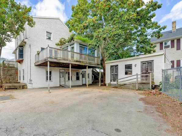 3 Colonial St, Gloucester, MA 01930