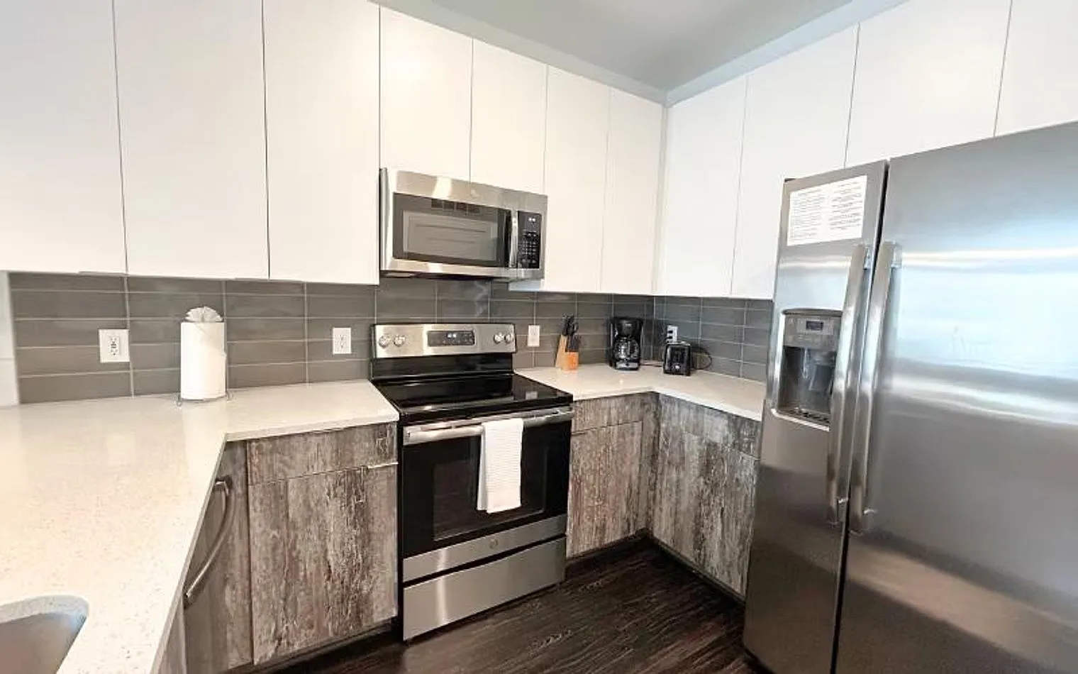 2 bed, 3.0 bath, $6,159 — Photo 3
