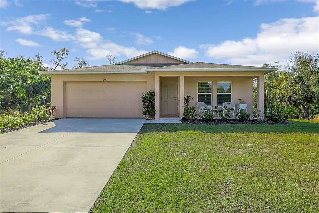 4 bed, 2.0 bath, 1646 sqft, $1,800 — Photo 2