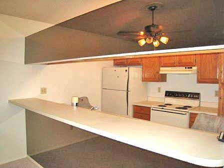 Kitchen w/Breakfast Bar