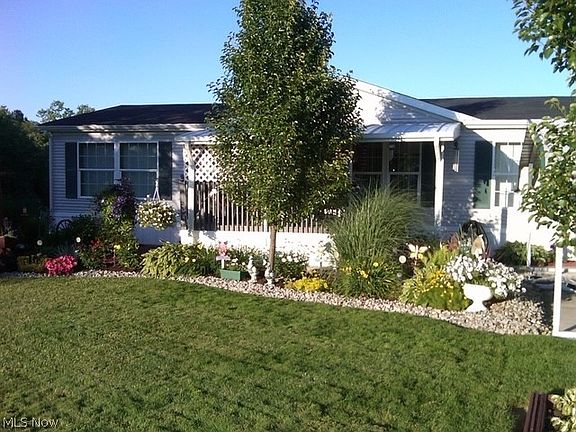 3rd image of 1274 N Park Dr
