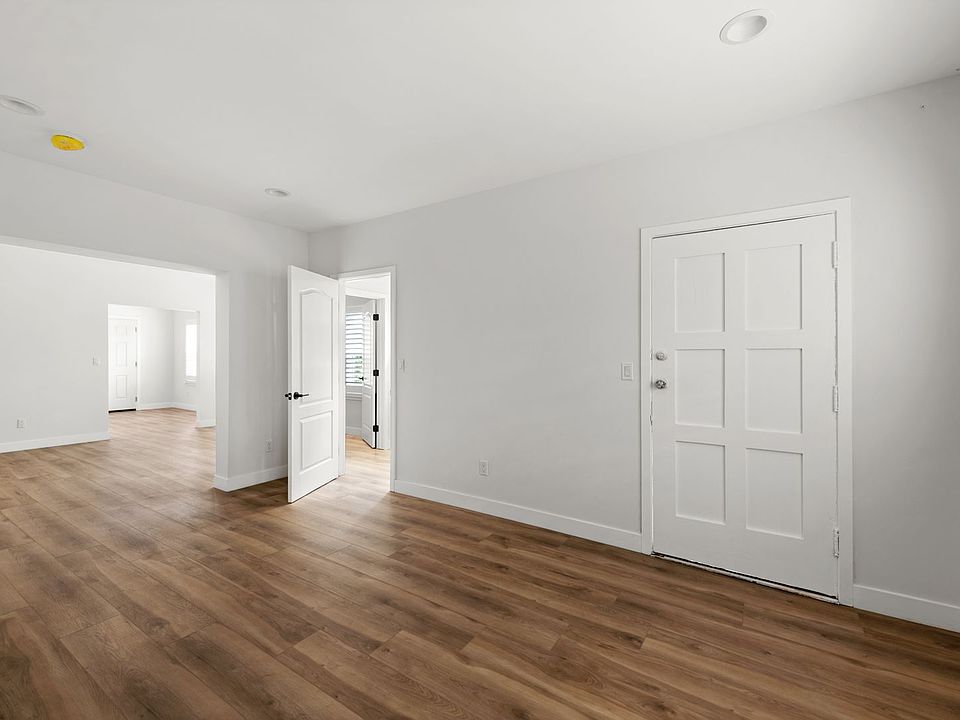 1st image of 5707 Franklin Ave #5709
