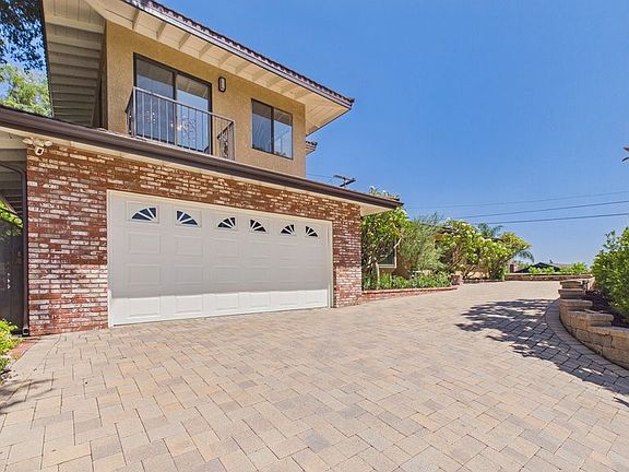 4th image of 340 Toyon Rd