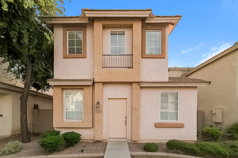 4 bed, 3.0 bath, 1803 sqft, $1,955 — Photo 1