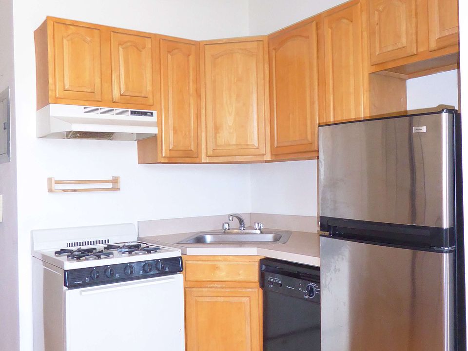 2nd image of 283 5th Ave APT 4C