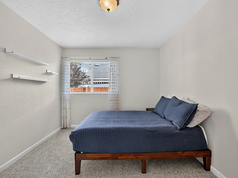8106 W Penny Ln — Photo 25