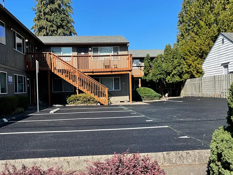 4725 SW Luradel St — Photo 1