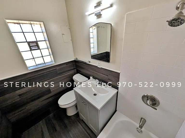 210 N Division Ave #4 — Photo 5