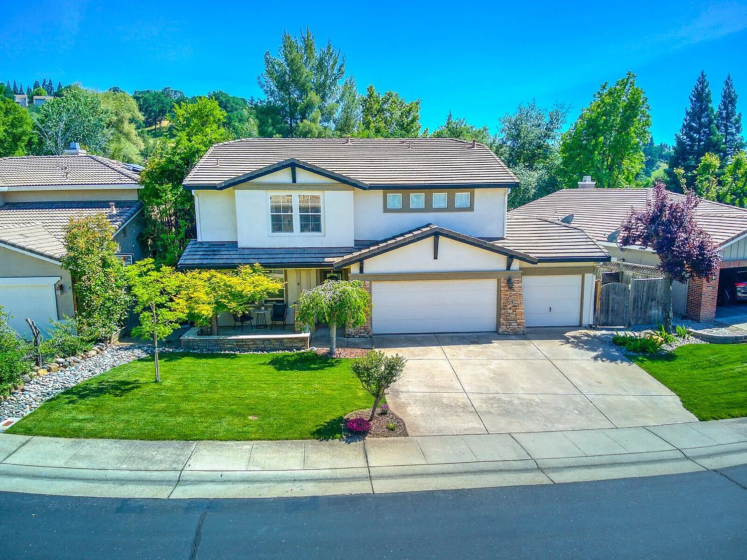 4504 Pheasant Ln photo 1