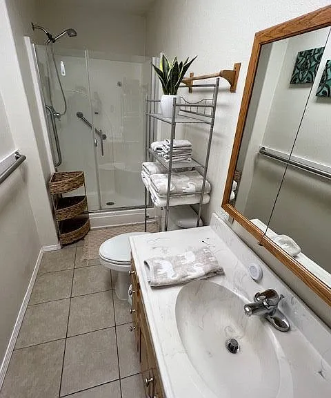 702 S 48th Ave — Photo 2
