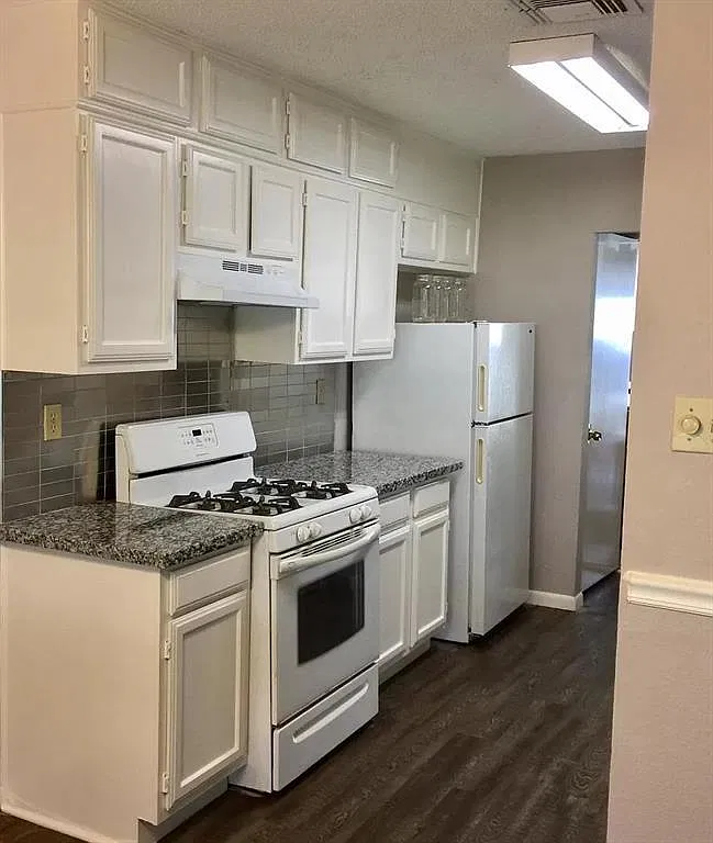 2 bed, 2.0 bath, 1178 sqft, $1,925 — Photo 3