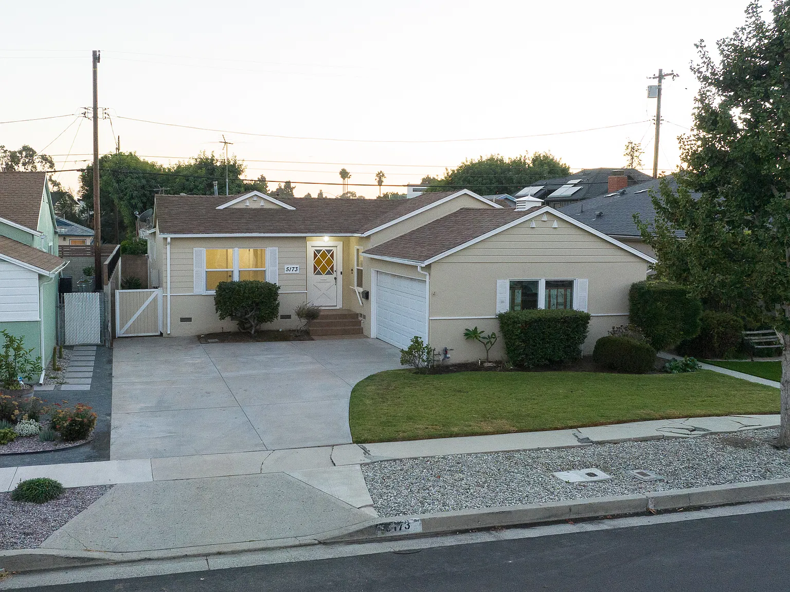 3 bed, 1620 sqft, $6,750 — Photo 1