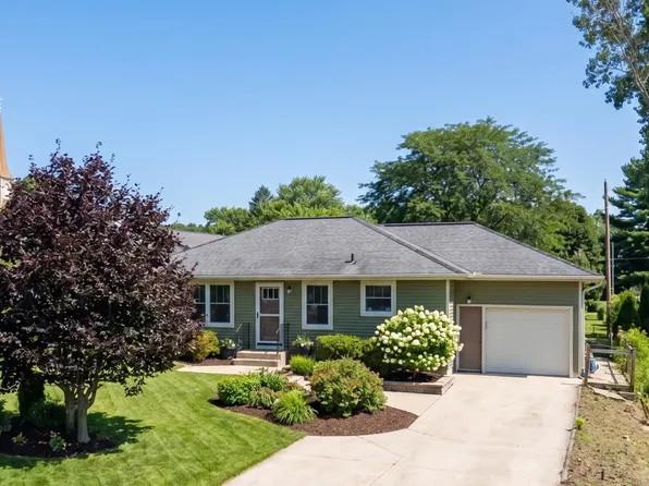 7766 Martinsville Rd, Cross Plains, WI 53528