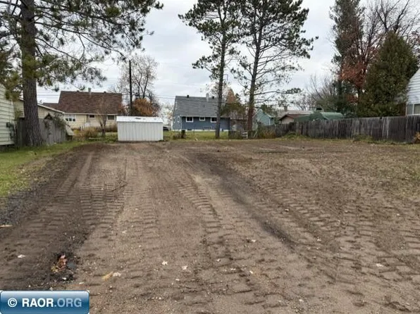 311 Leeds Rd, Hoyt Lakes, MN 55750