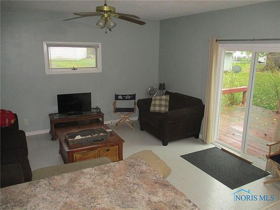 5th image of 703 Emblanche Dr