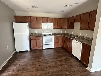 Hamptons of Neosho — Photo 3