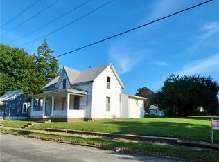 305 W Reynolds St, Newton, IL 62448