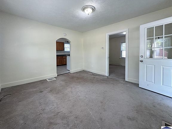 4th image of 1600 N 27th St