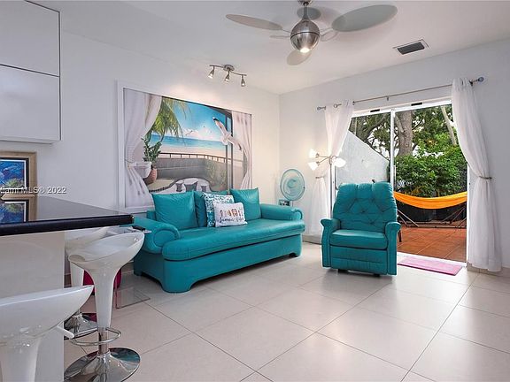 2nd image of 798 Crandon Blvd APT 16