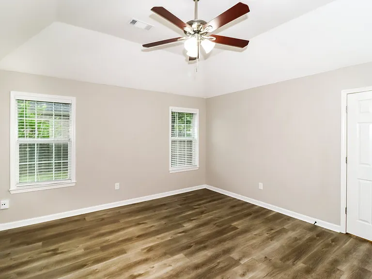 35 Lakewood Cv — Photo 11
