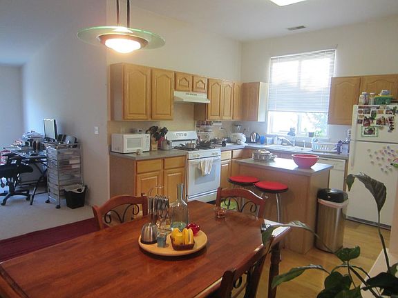 4th image of 1155 Hawthorne Ln #1155
