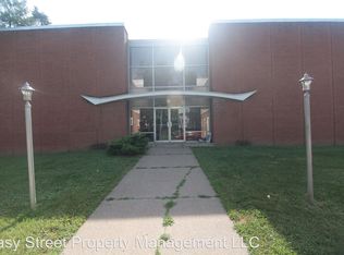 2925 Dubuque St #2, Davenport, IA 52803