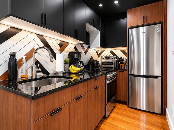 2nd image of 598 Myrtle Ave #5D