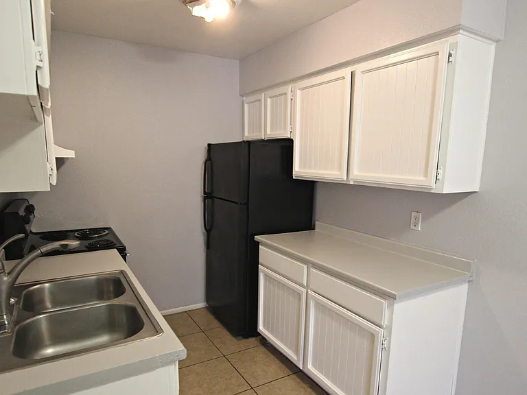 145 S Doran #4 — Photo 5