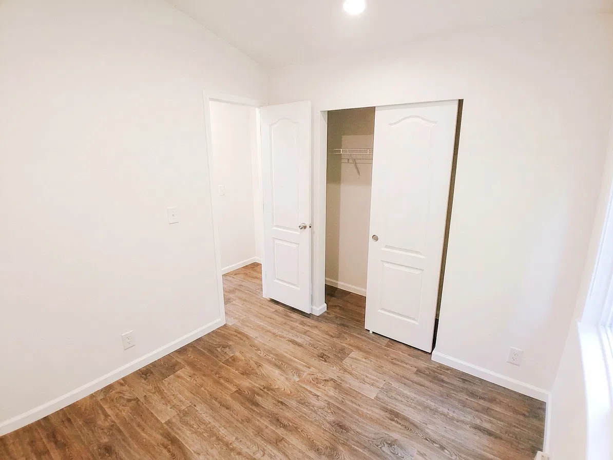 1 bed, 400 sqft, $1,200 — Photo 3