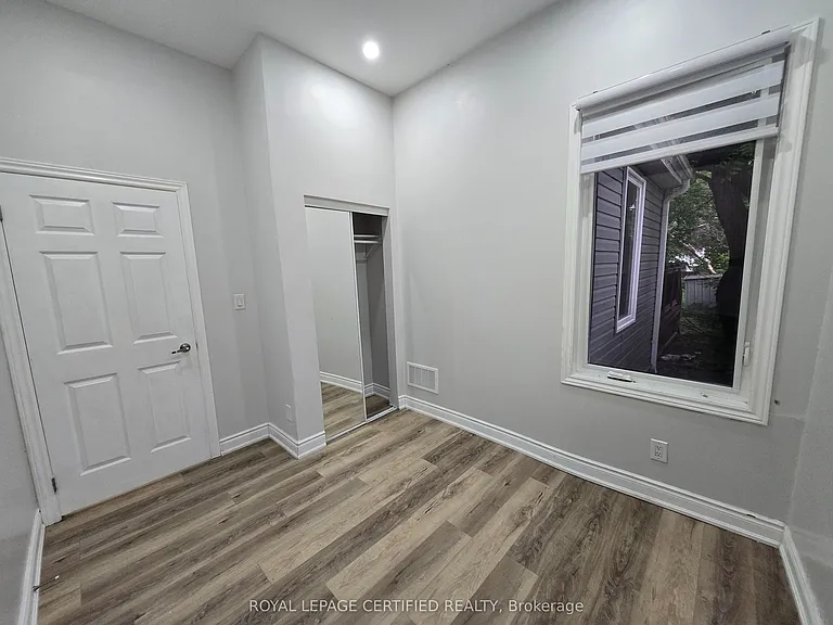195 Picton St E — Photo 11