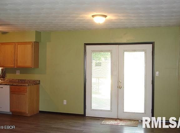 5th image of 511 Lexington St