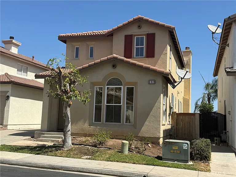 309 Lydia Ln — Photo 2