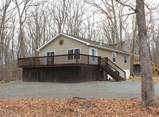 132 Constitution Dr, Lackawaxen, PA 18435