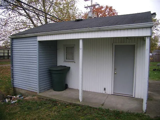 3368 Walmar Dr — Photo 2